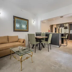 Traditional 2br Stylish Townhouse With Maltese Balcony - Close To Triton Fountain Valletta, Sliema & Saint Julians Apartment Valletta